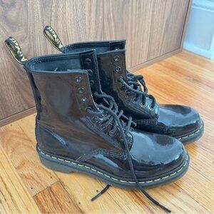 Dr. Martens - Women’s Patent Leather Lace Up Boots (Shiny Black) - US 8, EU 39